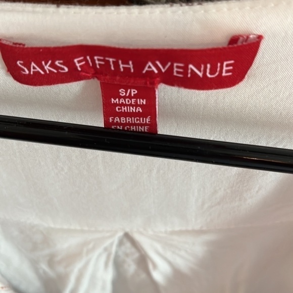 Saks Fifth Avenue Women’s lined romper, size small Preloved - Picture 2 of 8